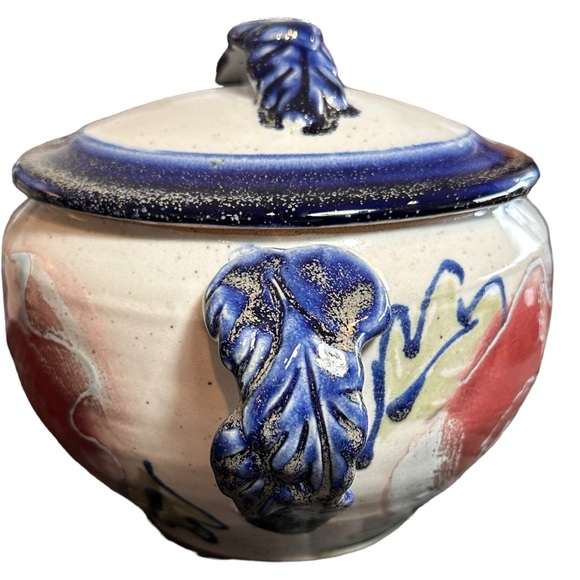 BEAUTIFUL ARTISAN MADE POTTERY SOUP TUREEN - Picture 5 of 11